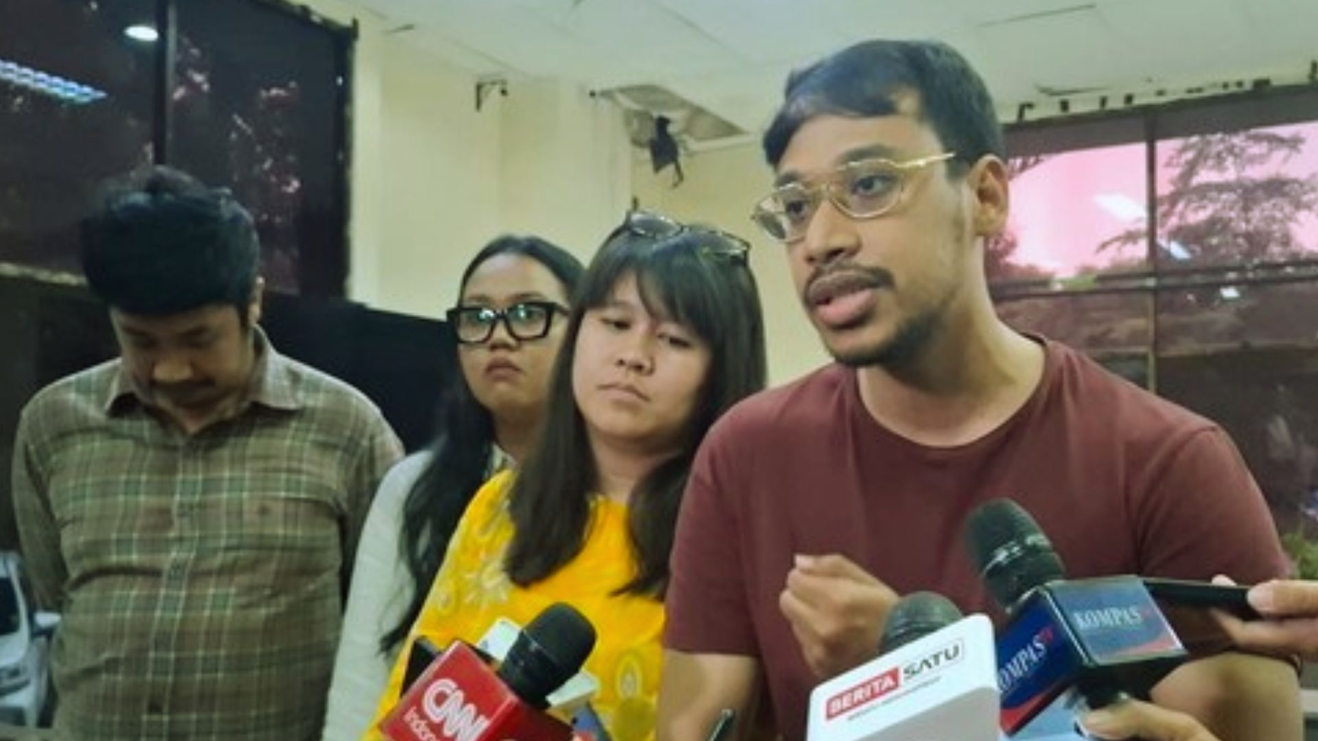 Polda Metro Jaya Tetapkan Aktivis HAM Delpedro Marhaen sebagai Tersangka